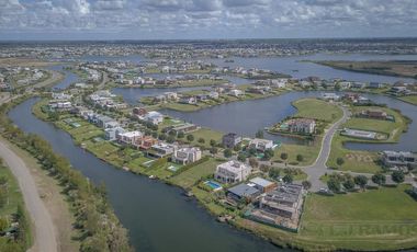 Terreno al lago, BARRIO AMARRAS, Puertos / Escobar