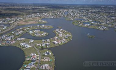 Terreno al lago, BARRIO AMARRAS, Puertos / Escobar