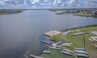 Terreno al lago, BARRIO AMARRAS, Puertos / Escobar
