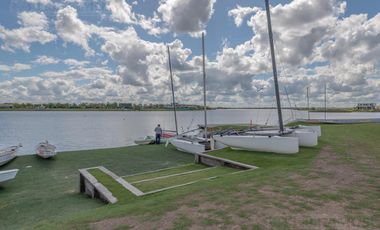 Terreno al lago, BARRIO AMARRAS, Puertos / Escobar