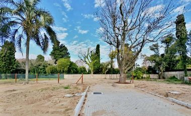 Terreno en  Venta dentro de Barrio Cerrado de 3 Lotes en San Isidro