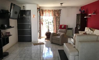 Venta Casa 3 Dormitorios - Fernández Oro - Barrio Piedras Blancas