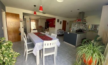 Venta Casa 3 Dormitorios - Fernández Oro - Barrio Piedras Blancas