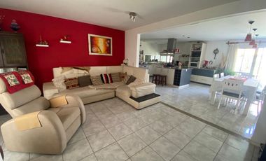 Venta Casa 3 Dormitorios - Fernández Oro - Barrio Piedras Blancas