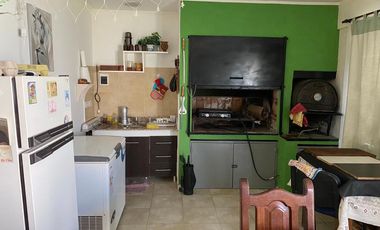 Venta Casa 3 Dormitorios - Fernández Oro - Barrio Piedras Blancas