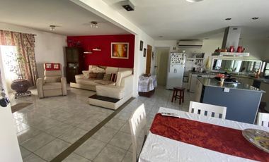 Venta Casa 3 Dormitorios - Fernández Oro - Barrio Piedras Blancas