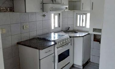 Semipiso en Duplex sobre la Avda, a mts del FCGR y de Escalada Centro