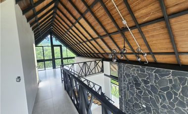 Se vende casa de lujo en parcelación cerca a Pereira 🔥