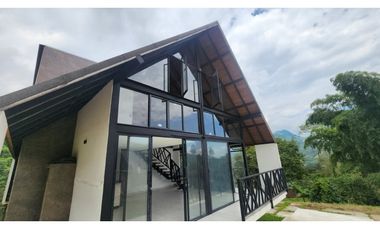 Se vende casa de lujo en parcelación cerca a Pereira 🔥