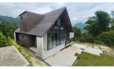 Se vende casa de lujo en parcelación cerca a Pereira 🔥