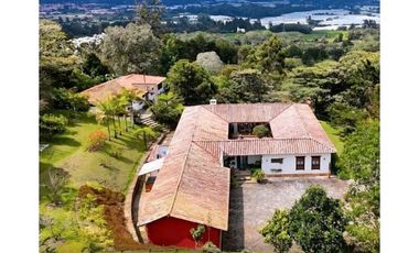 Hermosa casa campestre en la Ceja Antioquia 10.000 m2