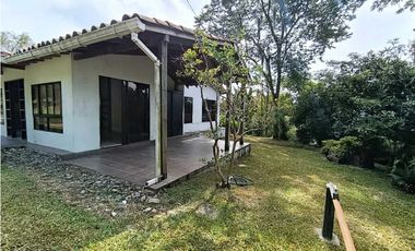 Arriendo casa campestre en la Estrella