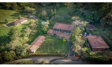 Venta Casa Campestre con Pesebreras cerca Aeropuerto Túnel de Oriente