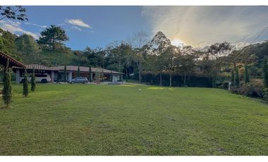 Venta Casa Campestre con Pesebreras cerca Aeropuerto Túnel de Oriente