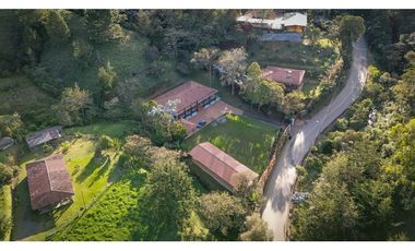 Venta Casa Campestre con Pesebreras cerca Aeropuerto Túnel de Oriente