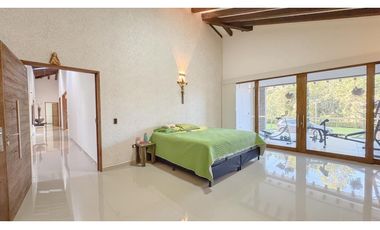 Venta Casa Campestre con Pesebreras cerca Aeropuerto Túnel de Oriente