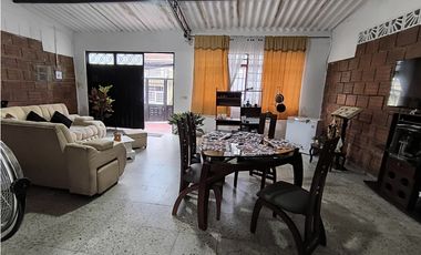 VENDE CASA EN VILLETA