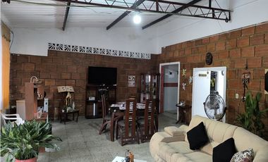 VENDE CASA EN VILLETA