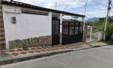 VENDE CASA EN VILLETA