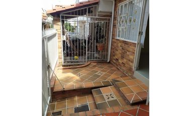 EN VENTA CASA BAVIERA FLORIDABLANCA ECONÓMICA