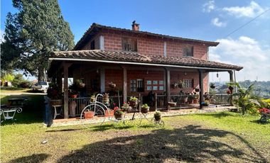 Finca con Cultivo de Aguacates, Vereda Cimarronas, Marinilla