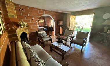 Finca con Cultivo de Aguacates, Vereda Cimarronas, Marinilla