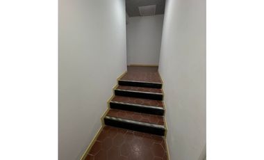 SE RENTA CASA PARA OFICINAS EN MARAYA