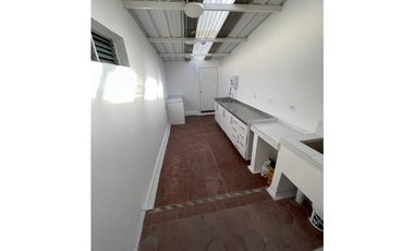 SE RENTA CASA PARA OFICINAS EN MARAYA