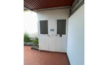 SE RENTA CASA PARA OFICINAS EN MARAYA