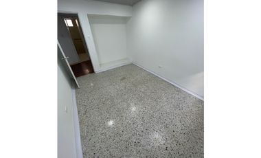 SE RENTA CASA PARA OFICINAS EN MARAYA