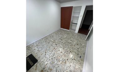 SE RENTA CASA PARA OFICINAS EN MARAYA