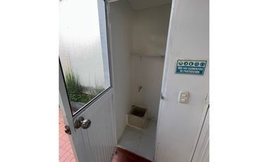 SE RENTA CASA PARA OFICINAS EN MARAYA