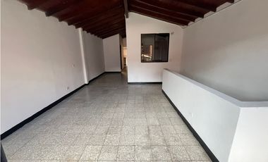 Arrienda casa en el Barrio Artex, Itagui