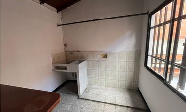 Arrienda casa en el Barrio Artex, Itagui
