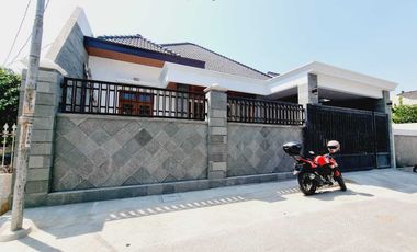 Rumah baru mewah sumber Banjarsari solo dekat ke manahan