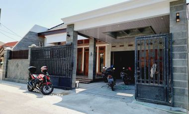 Rumah baru mewah sumber Banjarsari solo dekat ke manahan