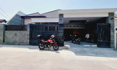 Rumah baru mewah sumber Banjarsari solo dekat ke manahan