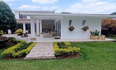 Vendo Hermosa Casa Campestre En El Exclusivo Condominio Las Mercedes En Jamundí.