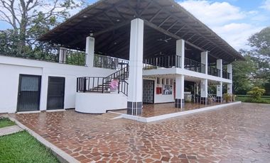 Vendo Hermosa Casa Campestre En El Exclusivo Condominio Las Mercedes En Jamundí.