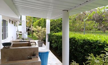 Vendo Hermosa Casa Campestre En El Exclusivo Condominio Las Mercedes En Jamundí.