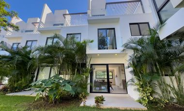 EN VENTA CASA DE 2 HABITACIONES CON ALBERCA, ROOFTOP Y TERRAZA EN TULUM