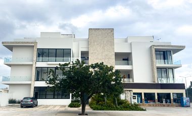 EN VENTA CASA DE 2 HABITACIONES CON ALBERCA, ROOFTOP Y TERRAZA EN TULUM