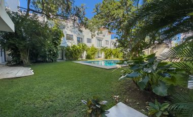 EN VENTA CASA DE 2 HABITACIONES CON ALBERCA, ROOFTOP Y TERRAZA EN TULUM