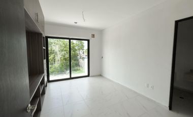 EN VENTA CASA EN TULUM DE 2 HABITACIONES CON ROOFTOP Y TERRAZA