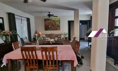 RENTA Residencia de 670 m2 EL CARCADO en Santiago - 4 Recámaras, Cochera 5 autos   PANELES SOLARES