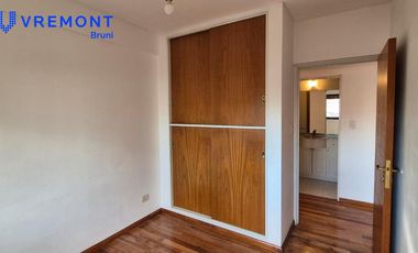Oficina con palier privado al frente de 82m2
