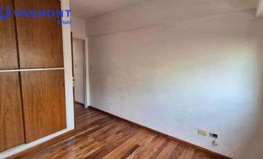 Oficina con palier privado al frente de 82m2