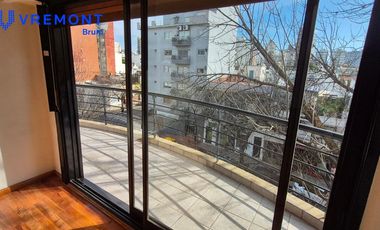 Oficina con palier privado al frente de 82m2