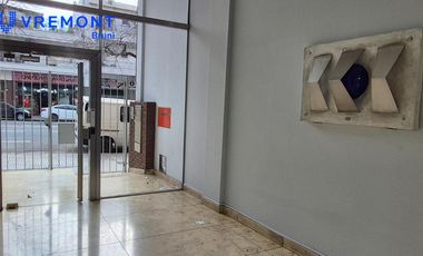 Oficina con palier privado al frente de 82m2