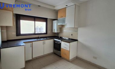Oficina con palier privado al frente de 82m2